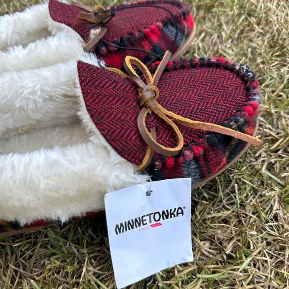 minnetonka slippers Camp Collar Moc - Picture 4 of 8